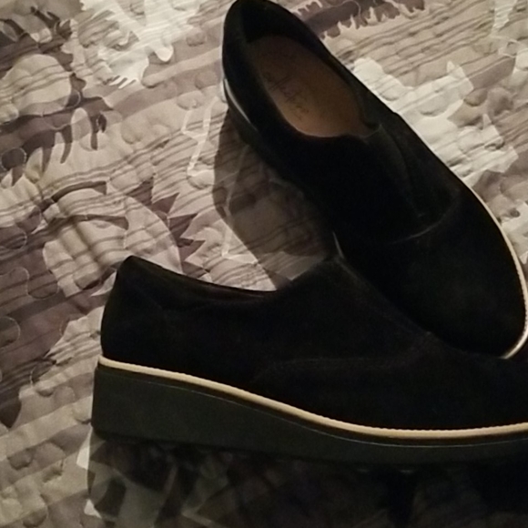 Clarks - Picture 3 of 4